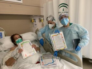 Más de 600 pacientes COVID han podido conectarse con su familia durante estancia en el Hospital Clínico