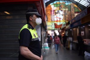 Refuerzan la vigilancia en Málaga para evitar botellones tras el cierre de actividad