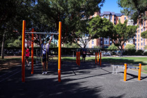 El Parque del Oeste cuenta con nuevos aparatos deportivos